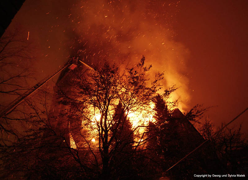 Brand der St.Leonhard-Kirche  01
